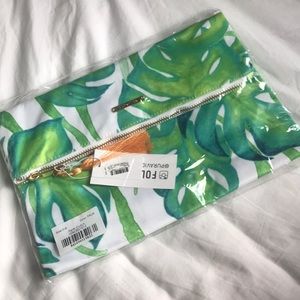 PuraVida Palm clutch!